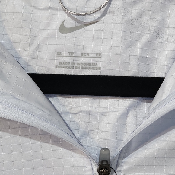 NWT Nike windbreaker jacket size XS - Picture 3 of 4